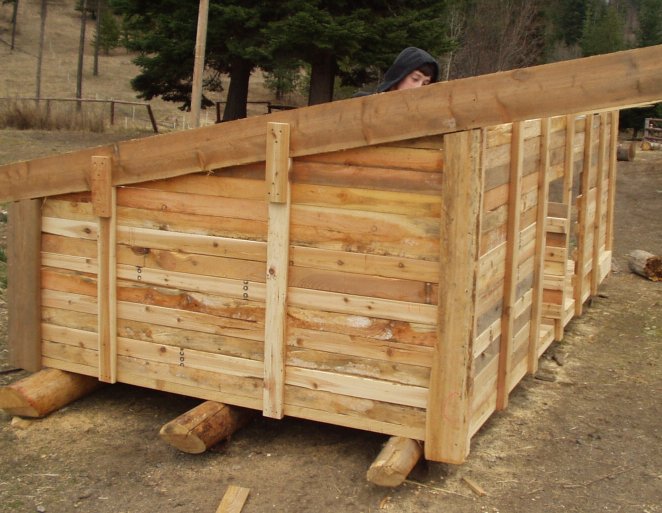 building a farrowing hut